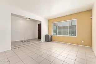 2902 E Claire Dr, Phoenix, AZ 85032 - Photo 8