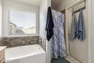 8922 W Monte Vista Rd, Phoenix, AZ 85037 - Photo 16