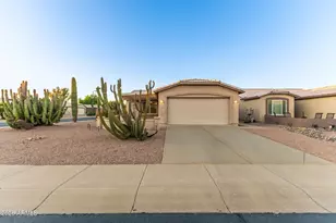 1362 E Cherry Hills Dr, Chandler, AZ 85249 - Photo 1