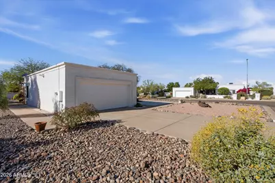 1301 E Canterbury Drive, Phoenix, AZ 85022 - Photo 38