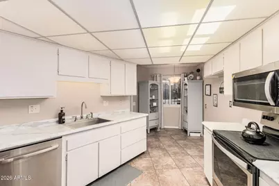 11017 W Topaz Drive, Sun City, AZ 85351 - Photo 8