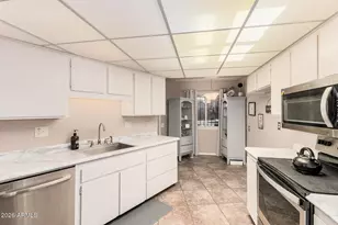 11017 W Topaz Dr, Sun City, AZ 85351 - Photo 8