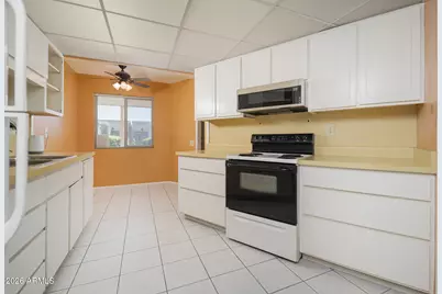 10874 W Coggins Drive, Sun City, AZ 85351 - Photo 8