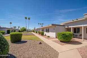 10874 W Coggins Dr, Sun City, AZ 85351 - Photo 30