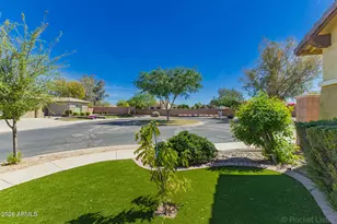 2225 E San Carlos Pl, Chandler, AZ 85249 - Photo 4