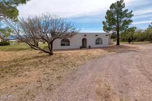 8049 S High Rd, Hereford, AZ 85615 - Photo 2