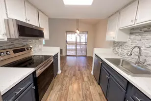 406 E Behrend Dr, Phoenix, AZ 85024 - Photo 2