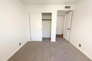 406 E Behrend Dr, Phoenix, AZ 85024 - Photo 4