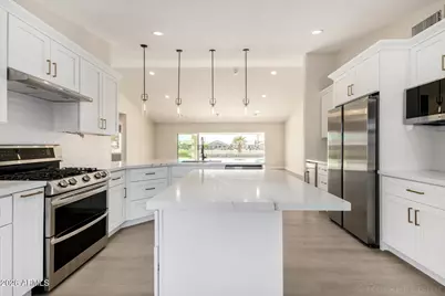 15055 W Catalina Drive, Goodyear, AZ 85395 - Photo 6