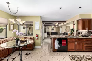 11051 N 44th Ct, Phoenix, AZ 85028 - Photo 10