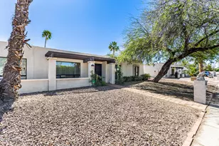 11051 N 44th Ct, Phoenix, AZ 85028 - Photo 2