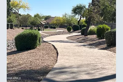 7439 W Crest Lane, Glendale, AZ 85310 - Photo 4