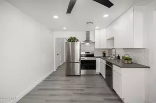 3030 N 38th Dr, Phoenix, AZ 85019 - Photo 12