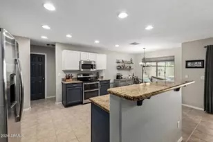 3102 W Zachary Dr, Phoenix, AZ 85027 - Photo 8