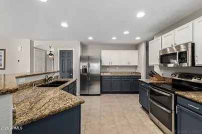 3102 W Zachary Drive, Phoenix, AZ 85027 - Photo 2