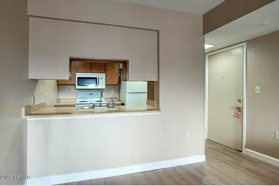 3033 E Devonshire Avenue #Unit 3032, Phoenix, AZ 85016 - Photo 4