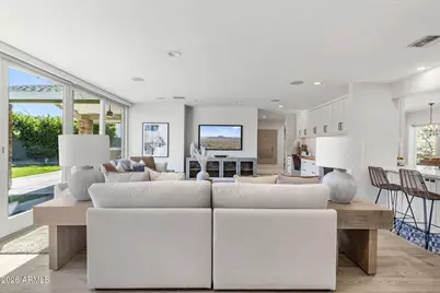 5231 N 42nd Place, Phoenix, AZ 85018 - Photo 8