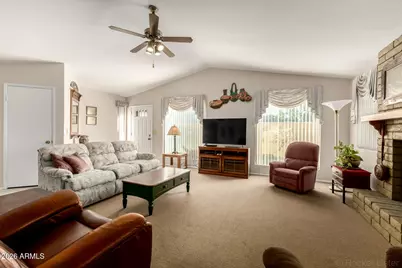 12285 S Shoshoni Drive S, Phoenix, AZ 85044 - Photo 10