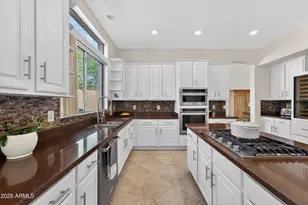 7538 E Tyndall Cir, Mesa, AZ 85207 - Photo 16