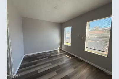 1833 E Harvard Street #Apt 4, Phoenix, AZ 85006 - Photo 8