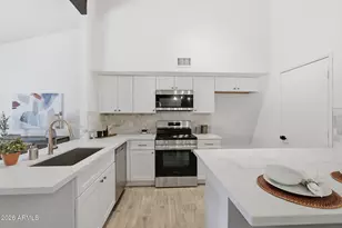 6813 W Eva St, Peoria, AZ 85345 - Photo 14