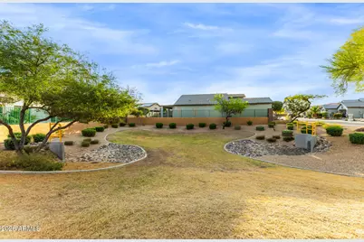 18233 W Addie Lane, Surprise, AZ 85374 - Photo 10