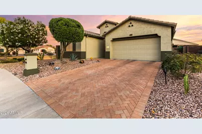 18233 W Addie Lane, Surprise, AZ 85374 - Photo 2