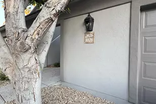 7401 W Arrowhead Clubhouse Dr, Glendale, AZ 85308 - Photo 1