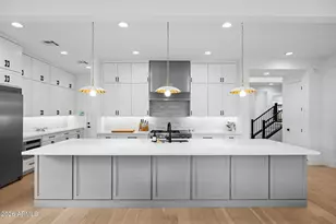 4145 N 42nd Pl, Phoenix, AZ 85018 - Photo 2