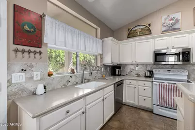 1850 W Desert Lane, Gilbert, AZ 85233 - Photo 12