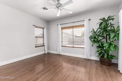 7205 W Sunderland Avenue, Phoenix, AZ 85033 - Photo 8