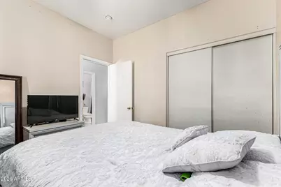 7205 W Sunderland Avenue, Phoenix, AZ 85033 - Photo 22