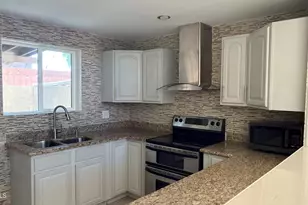 2225 E Catalina Dr, Phoenix, AZ 85016 - Photo 4