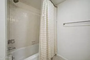 2225 E Catalina Dr, Phoenix, AZ 85016 - Photo 14