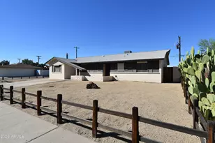 1830 W Sunnyslope Ln, Phoenix, AZ 85021 - Photo 1