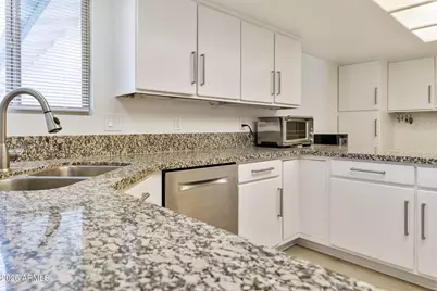 1921 E Gemini Drive, Tempe, AZ 85283 - Photo 10