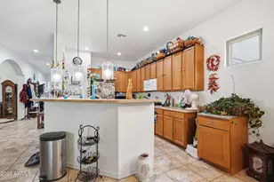 10429 W Sands Dr, Peoria, AZ 85383 - Photo 2