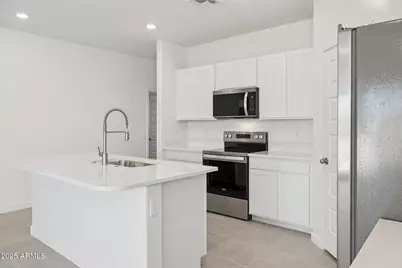 1332 S 240th Lane, Buckeye, AZ 85326 - Photo 6