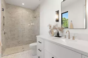 4220 N 57th Pl, Phoenix, AZ 85018 - Photo 46