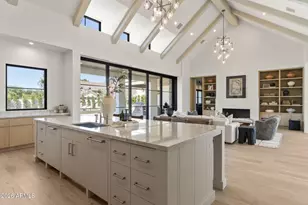 4220 N 57th Pl, Phoenix, AZ 85018 - Photo 12