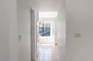 2046 W Columbine Dr, Phoenix, AZ 85029 - Photo 8