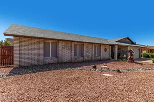 5825 W Sunnyslope Ln, Glendale, AZ 85302 - Photo 4
