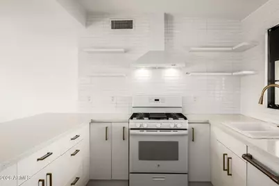 3319 E Monte Vista Road, Phoenix, AZ 85008 - Photo 10