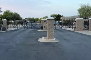 7864 E Laurel St, Mesa, AZ 85207 - Photo 2