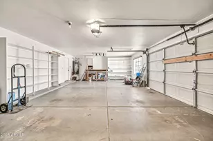 7569 W Maui Ln, Peoria, AZ 85381 - Photo 20