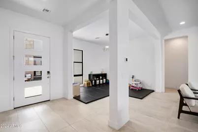 812 E Summerside Road, Phoenix, AZ 85042 - Photo 8