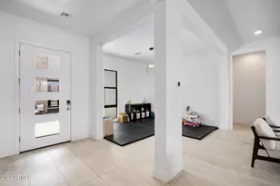 812 E Summerside Rd, Phoenix, AZ 85042 - Photo 8