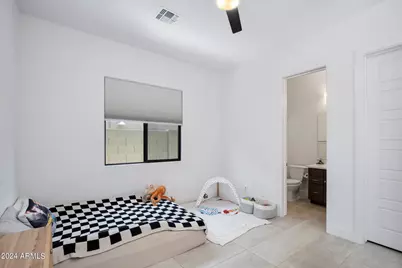 812 E Summerside Road, Phoenix, AZ 85042 - Photo 38