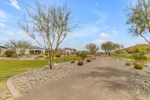 812 E Summerside Rd, Phoenix, AZ 85042 - Photo 54