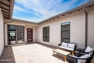 812 E Summerside Rd, Phoenix, AZ 85042 - Photo 4